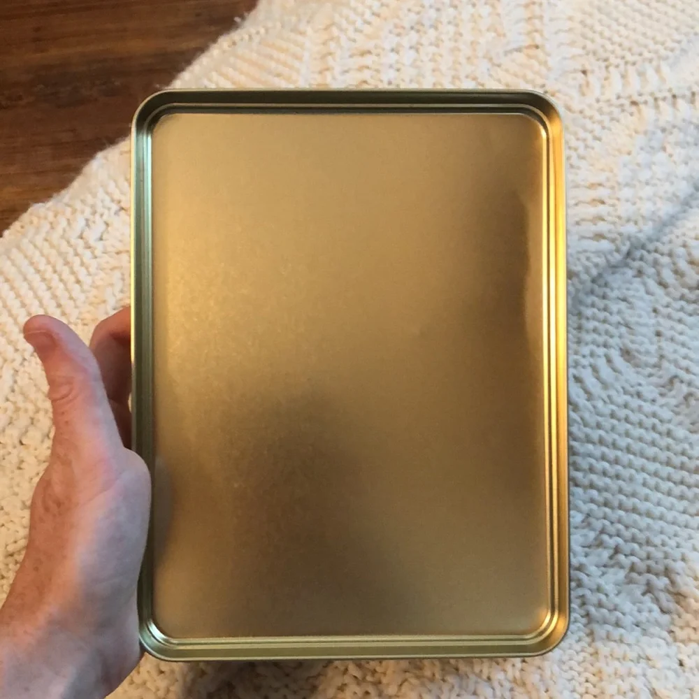Nabisco Vintage Oreo Christmas Cookie Tin 1992